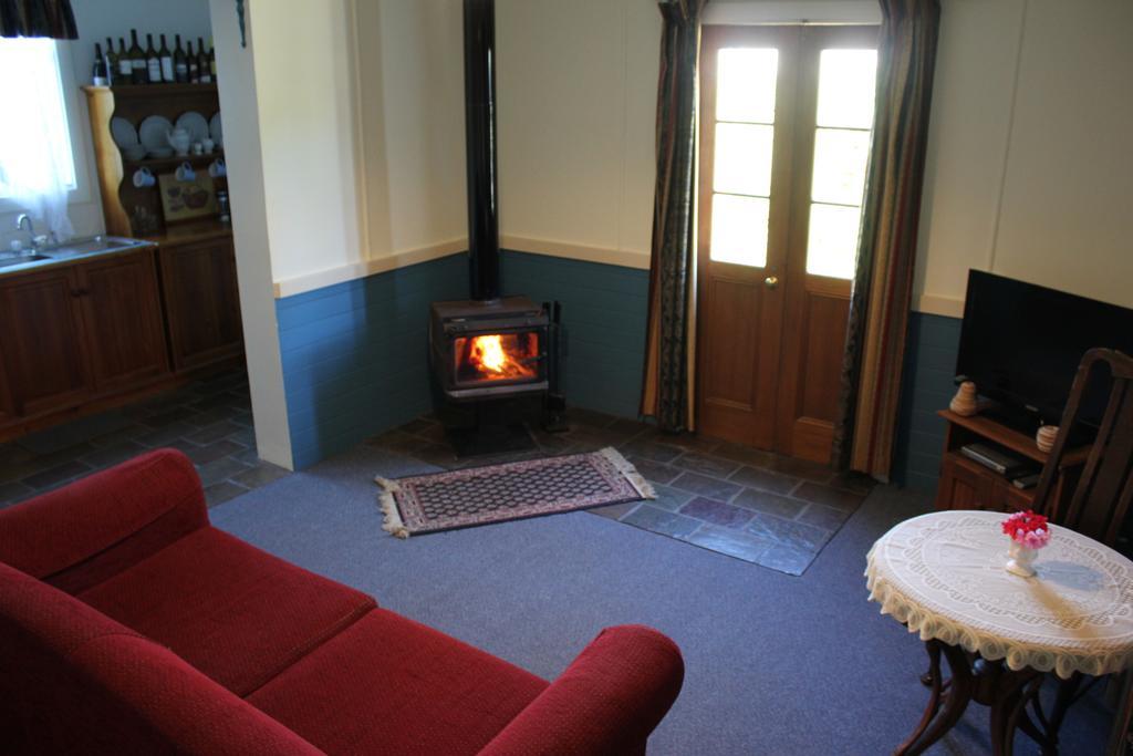 Coonawarra'S Pyrus Cottage Exterior photo